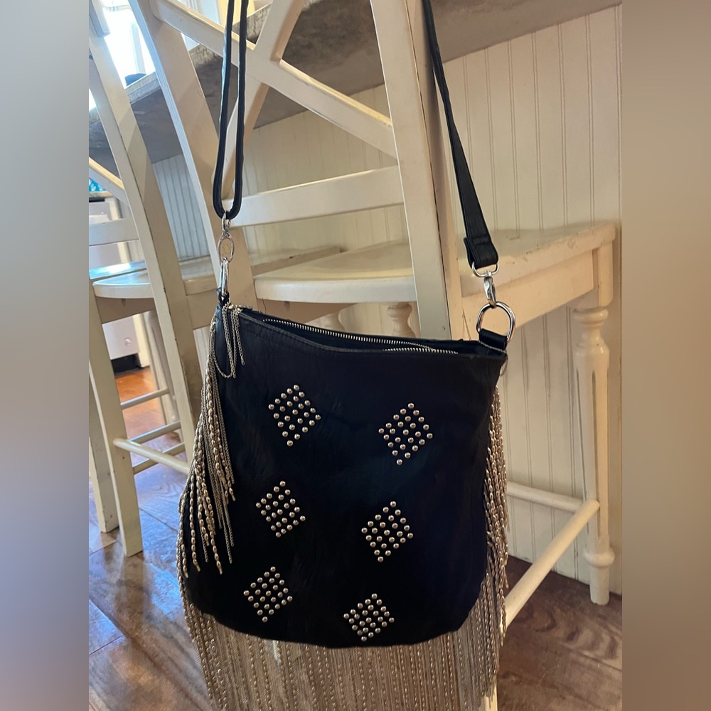 Cache bag studs and chain soft leather like new
